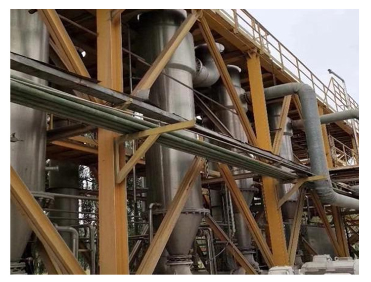 廢水蒸發(fā)器中由于物料在每根管內成膜狀蒸發(fā) 廢水蒸發(fā)器中由于物料在每根管內成膜狀蒸發(fā)